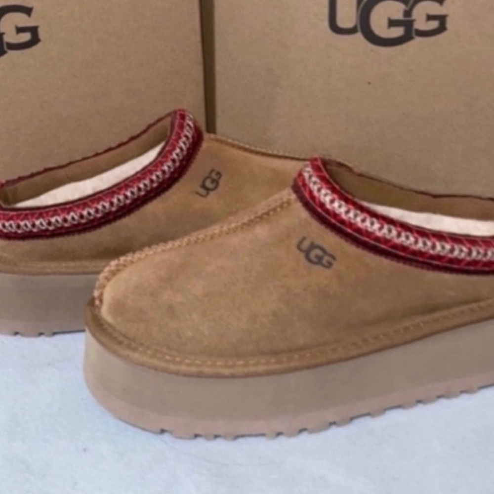 UGG Tazz Platform